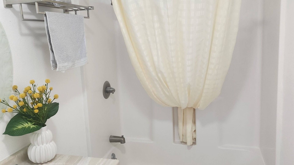 Inyokern Hotel | Charming Motel with WiFi and AC in lovely Inyokern, perfect to stop and rest.
