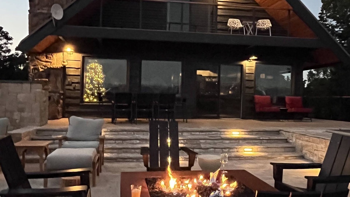 Montrose House | Charming Mountain Chalet with Stunning Views