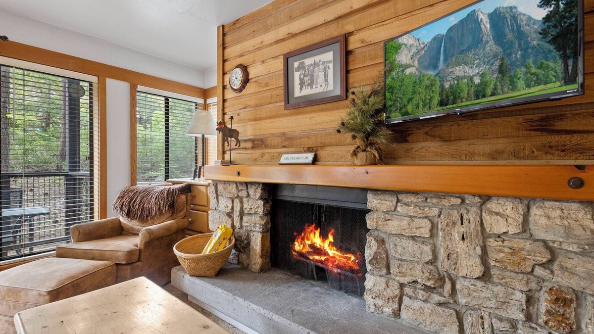 Tahoe Woods Condo | Charming Mtn Chalet (Studio), near lake & ski