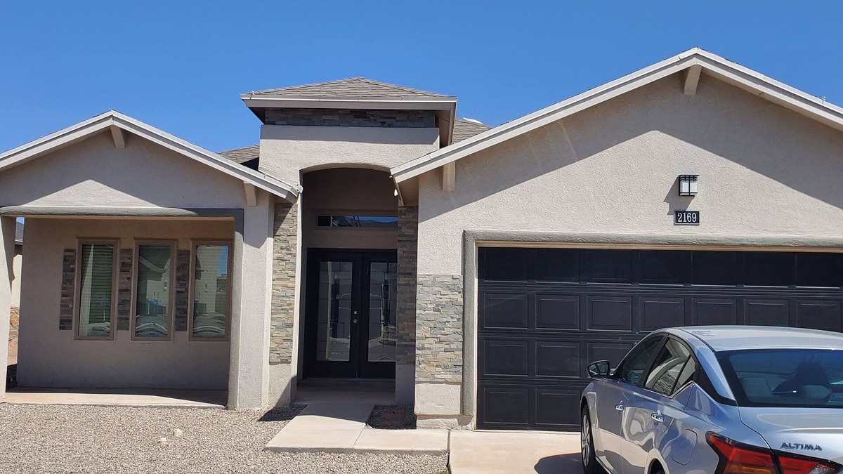 Socorro House | Charming new home with 3BR and 3 full bath near Eastlake/Socorro/Horizon area.