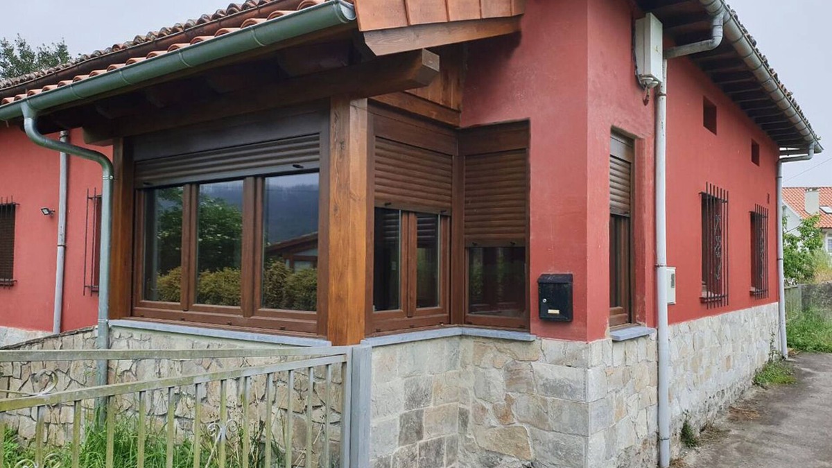 Peruyes Cottage | Charming newly renovated country house with ample land for exclusive use