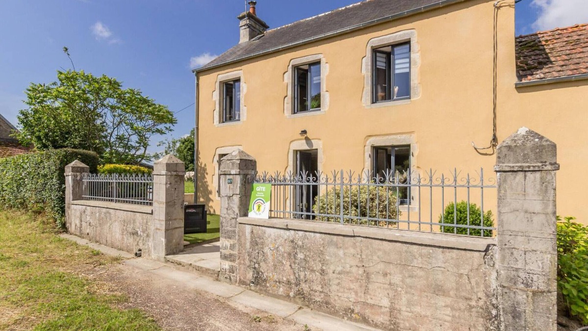 Videcosville Cottage | Charming Normandy house with wood stove and garden, near D-Day beaches