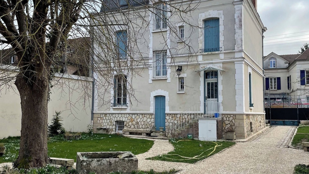 Brienon-sur-Armancon House | Charming outbuilding at the gateway to Joigny and Chablis wines