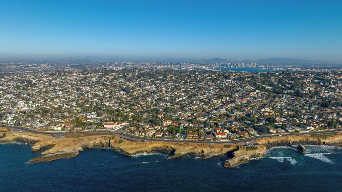 Sunset Cliffs House | Charming Oceanfront master suite B