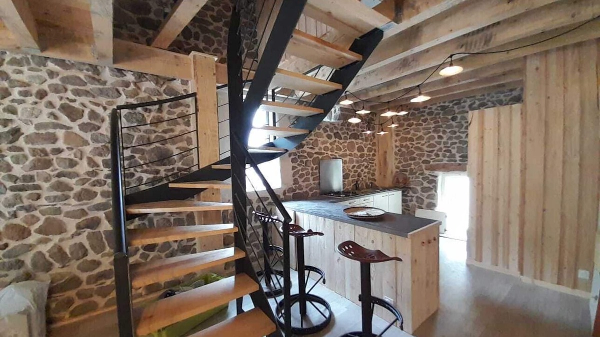 Rochefort-Montagne House | Charming old barn in the countryside