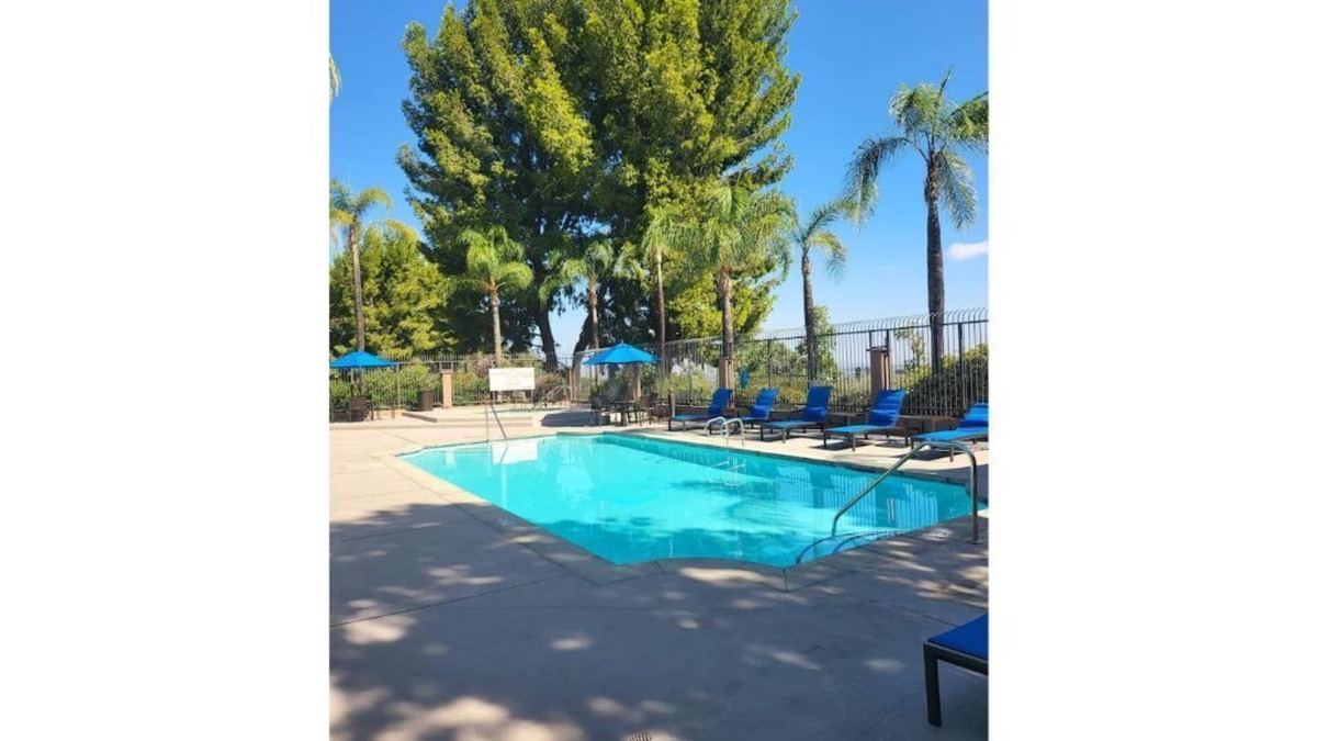 Corona Condo | Charming One bedroom Condo Entire Place