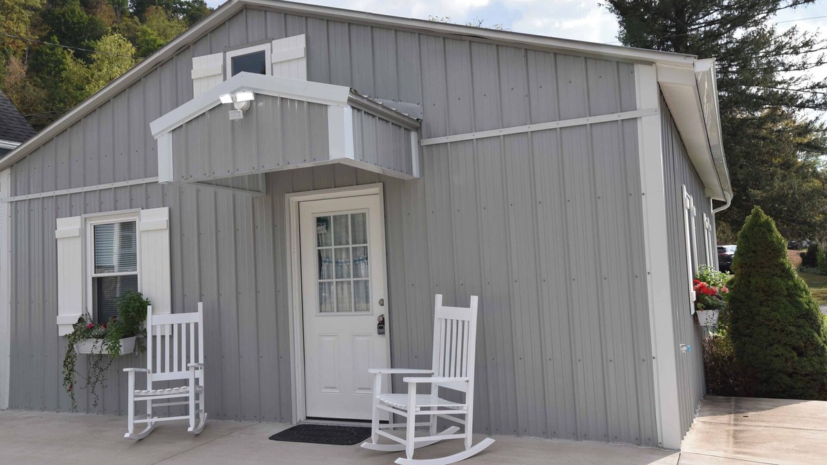 Bedford Apartment | Charming One or Two-Person Getaway Studio in Historic Bedford