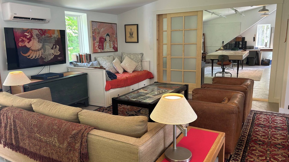 Lyme House | Charming open studio in renovated barn in superb Lyme, CT with WiFi, AC.