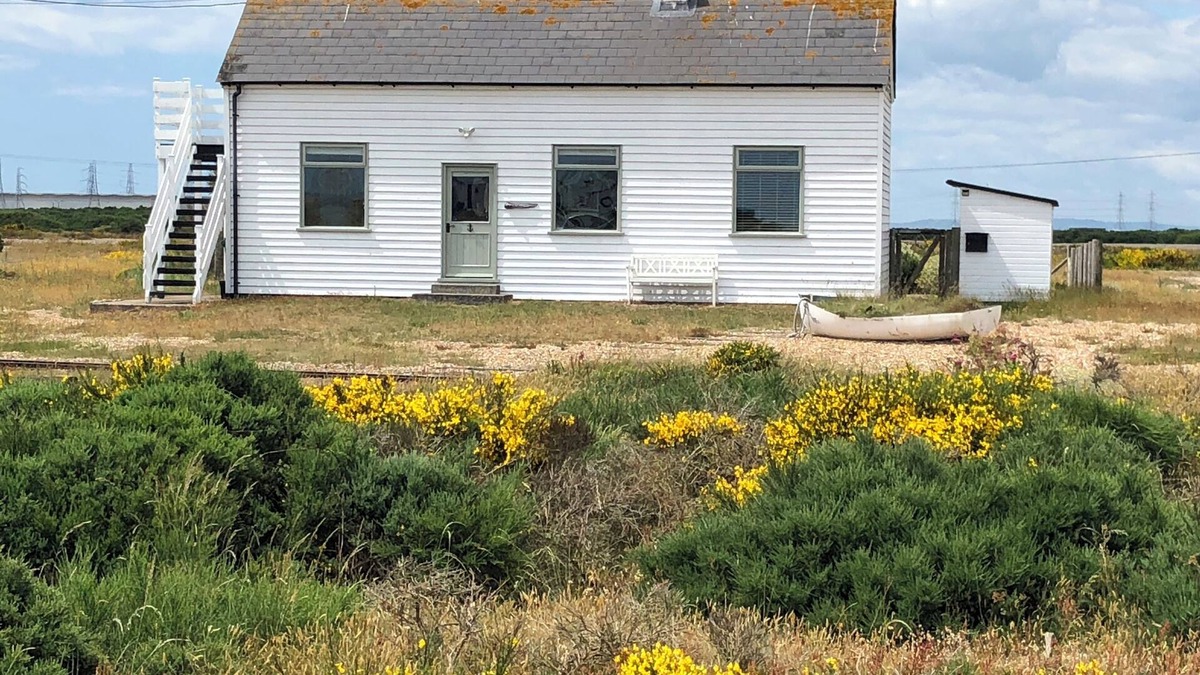 Dungeness Cottage | Charming original fisherman’s cottage on Dungeness Beach
