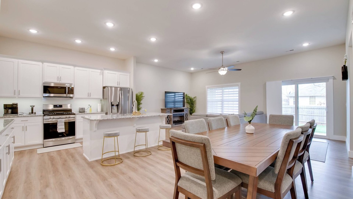Ozark House | Charming Ozark Abode w/Yard & Pool Access