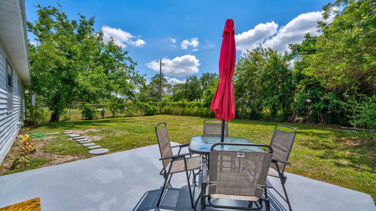 Palm Bay House | Charming Palm Bay Retreat with Garden