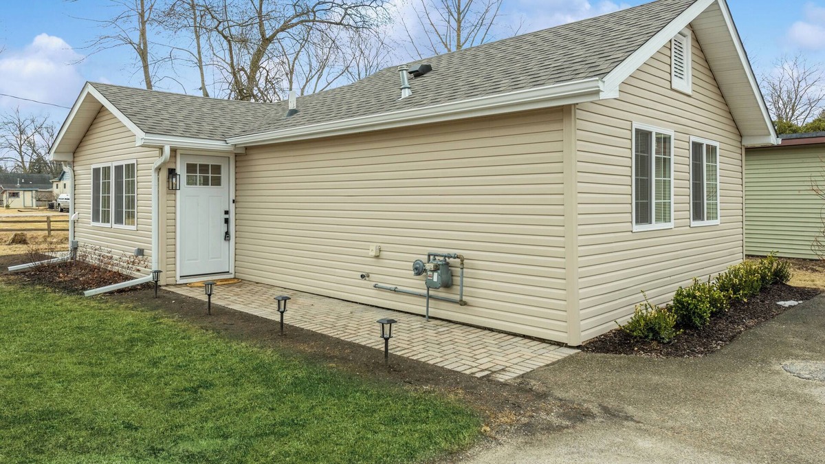 Village of Bloomfield House | Charming Pell Lake Home, Close to Lake Geneva!