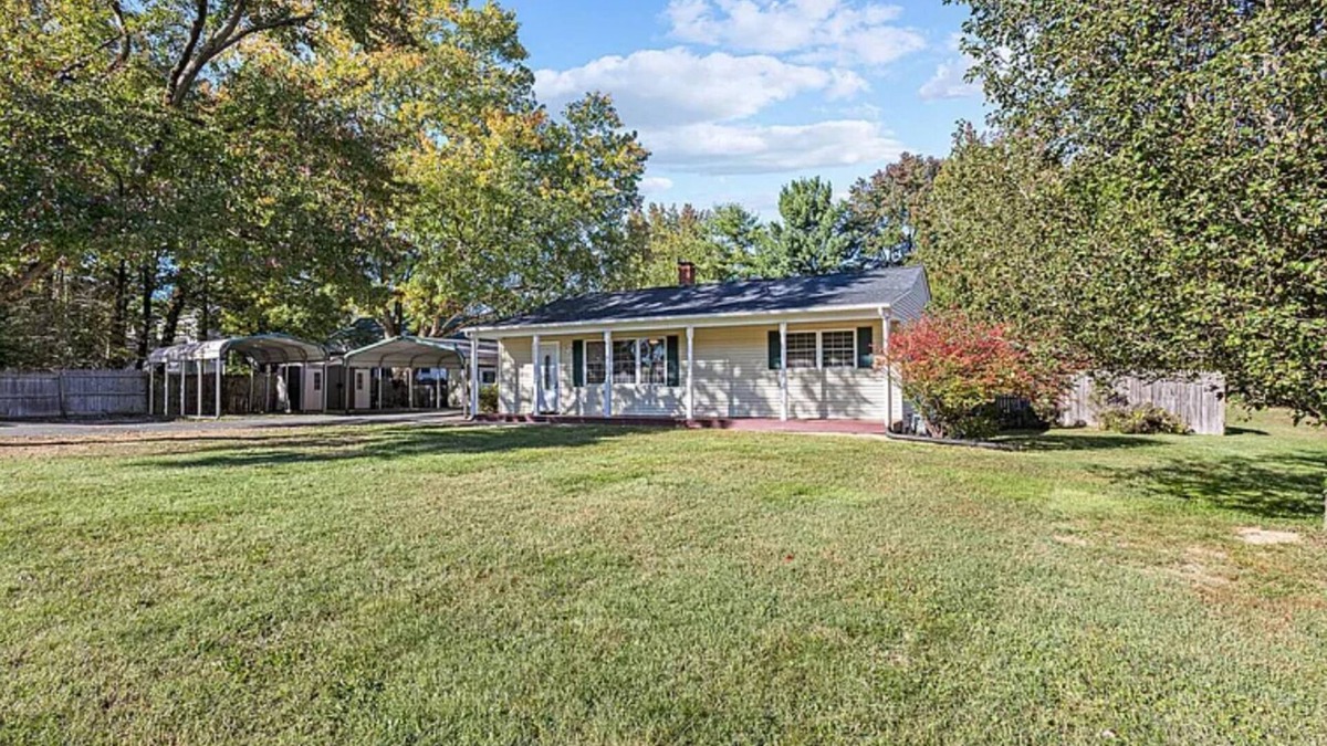 Fredericksburg House | Charming Pet Friendly 4-bedroom house in quaint Fredericksburg with WiFi, AC