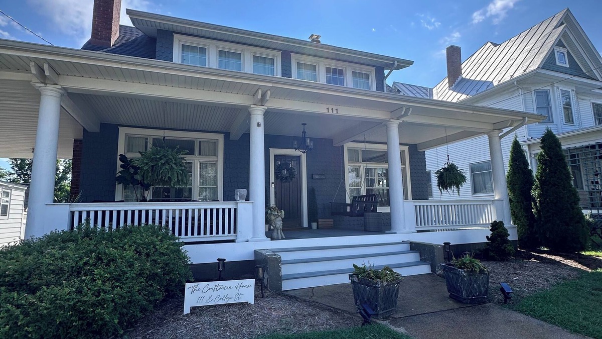 Bridgewater House | Charming Pet-Friendly Stay: Walk BC, 7.5 mi to JMU, walk to Dining, Parks & more