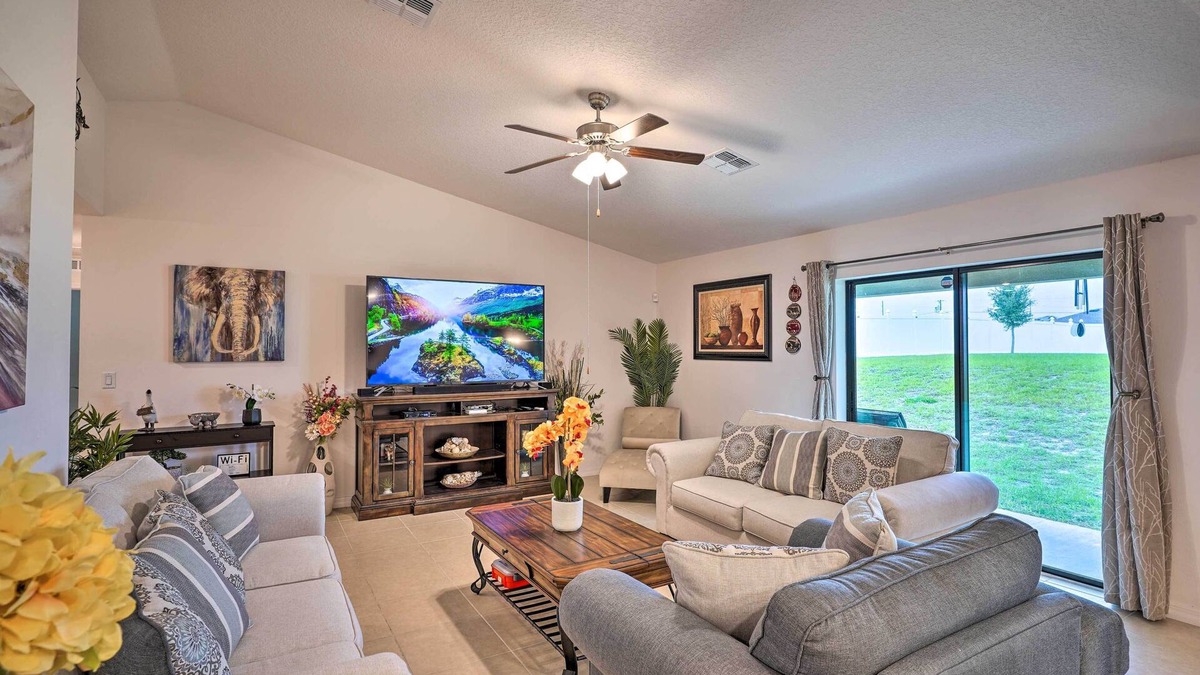 Fedhaven House | Charming Poinciana House w/Patio: 30 Mi to Disney