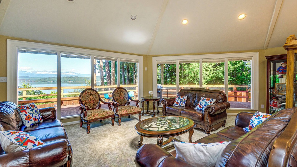 Poulsbo House | Charming Poulsbo Retreat: Hood Canal Views!