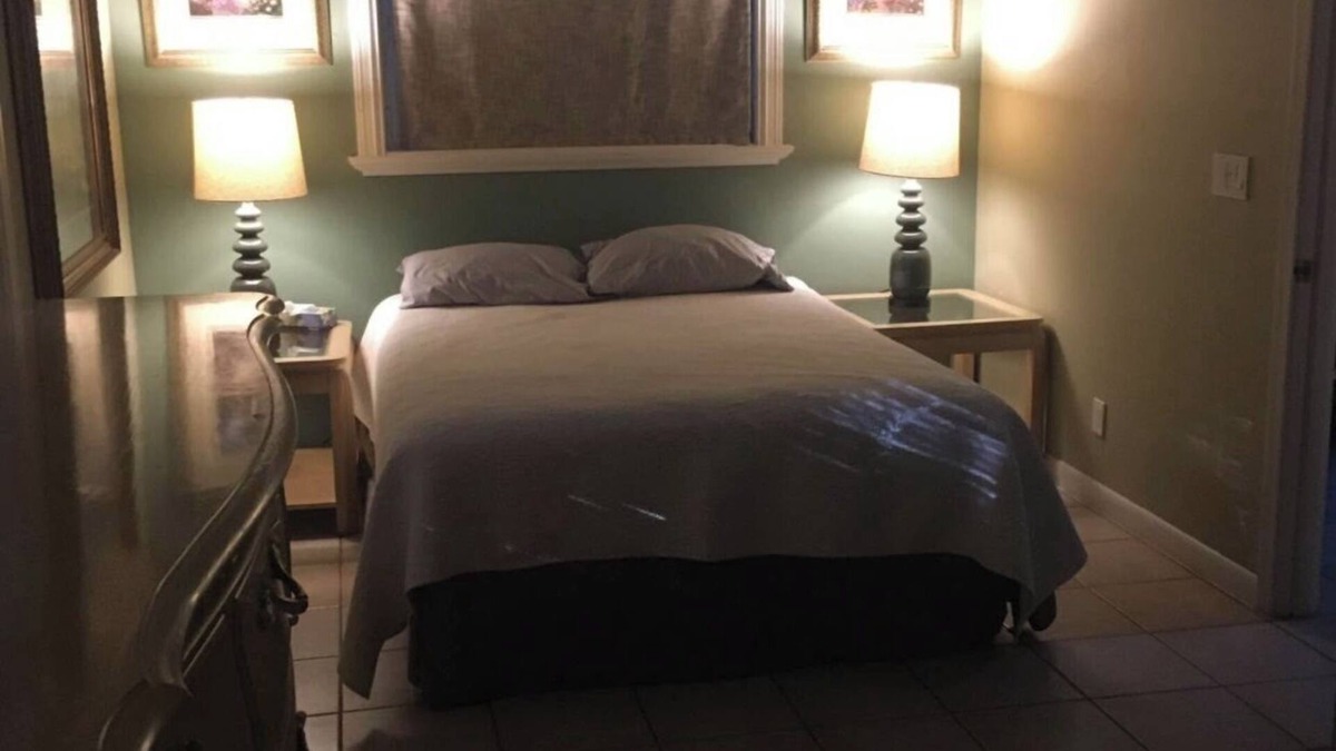 Boynton Beach House | Charming Private Bedroom on a Palm Tree Farm