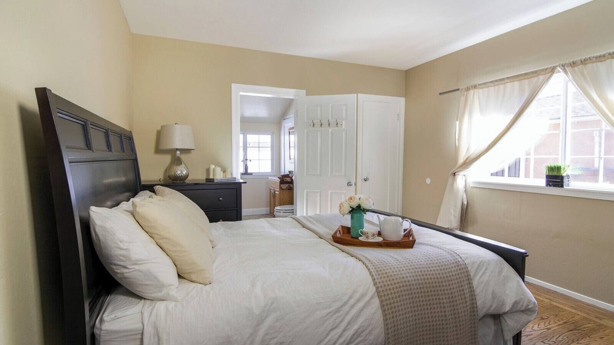 East Palo Alto House | Charming private room, private bath in delightful East Palo Alto