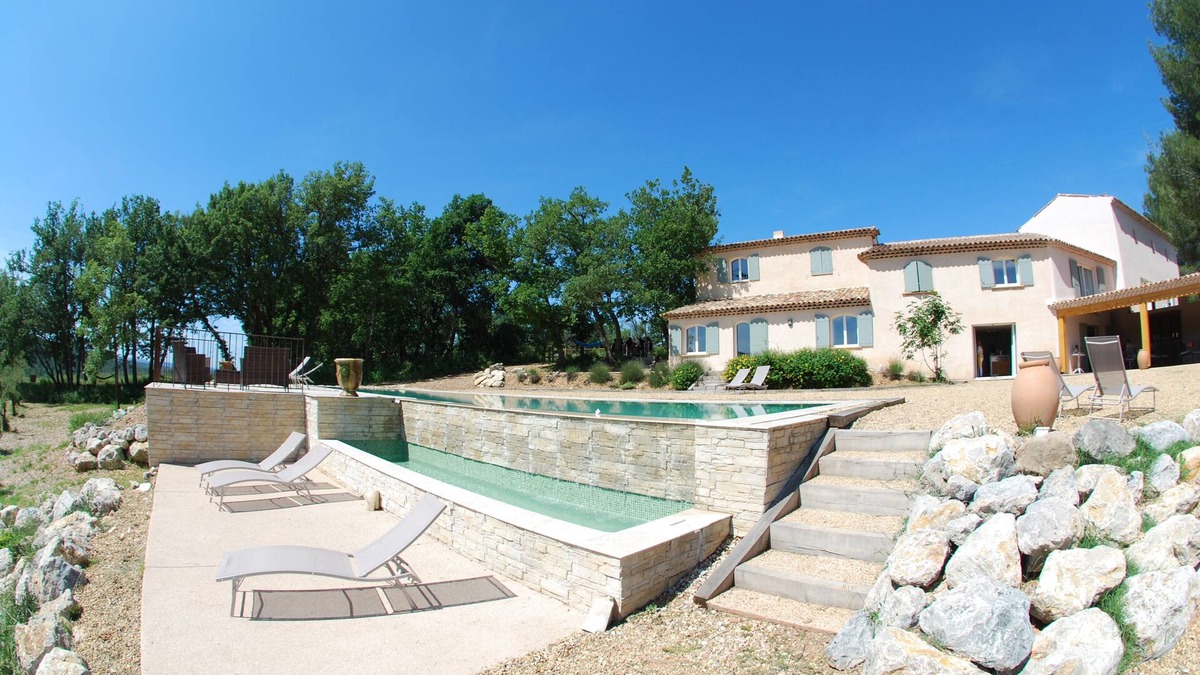 Grambois Villa | Charming property, Spa and 16.5m swimming pool in an exceptional site