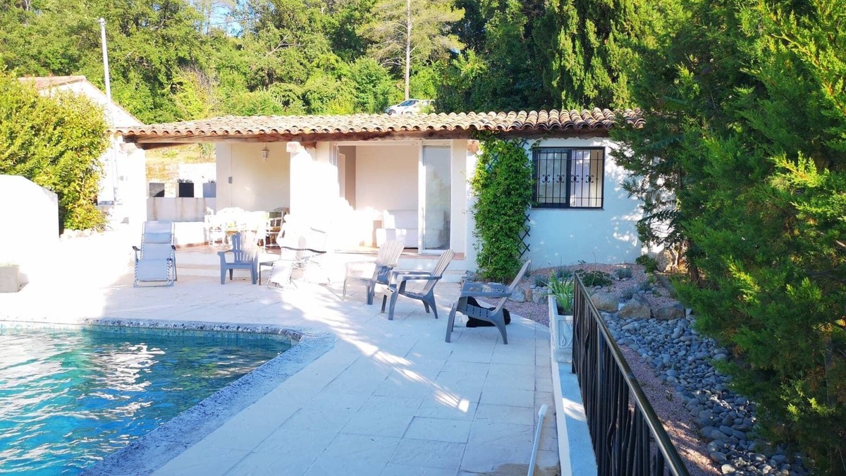 Les Baraques House | Charming Provencal farmhouse with swimming pool and superb view of the Grasse hills