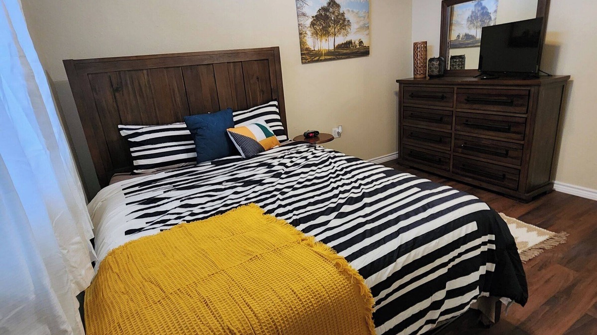 Wichita Falls House | Charming Purple door 3-bedroom house with AC and WiFi in fabulous Wichita Falls
