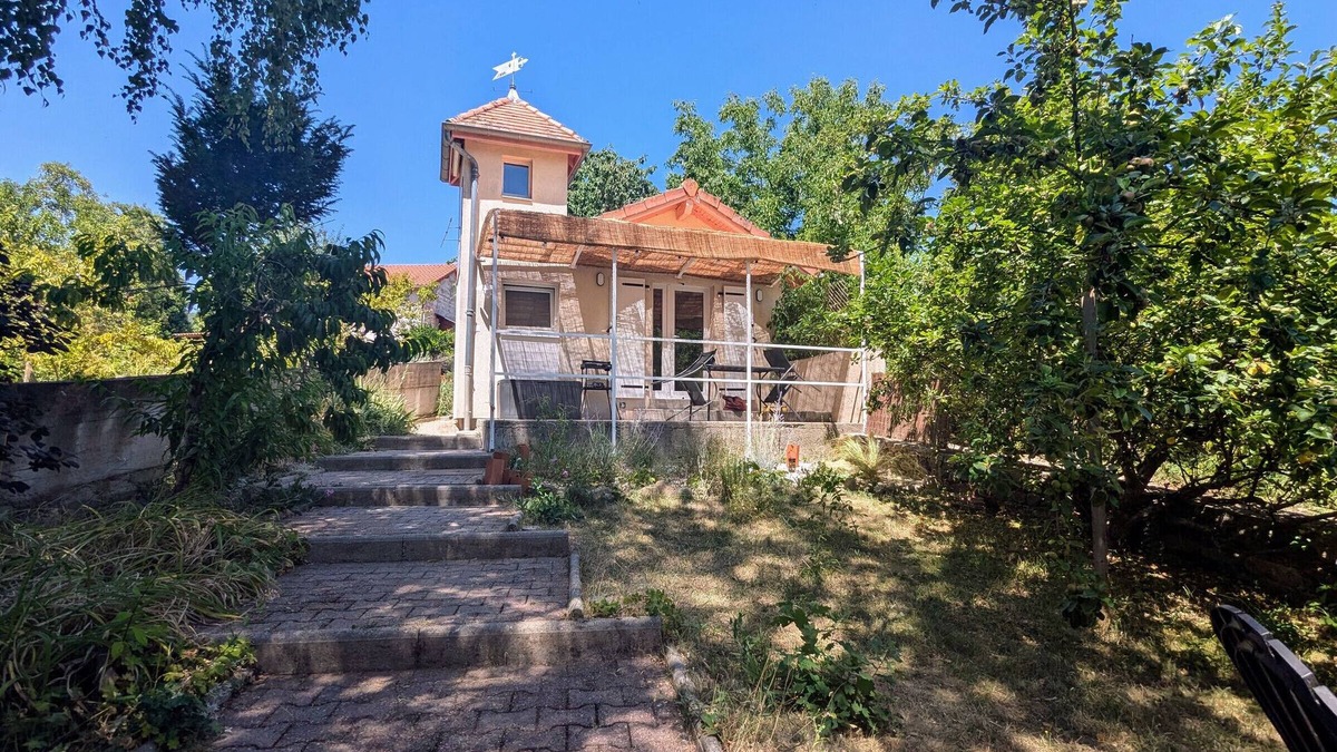 Lavoute-sur-Loire Cottage | Charming renovated cottage by the Loire for a couple's getaway