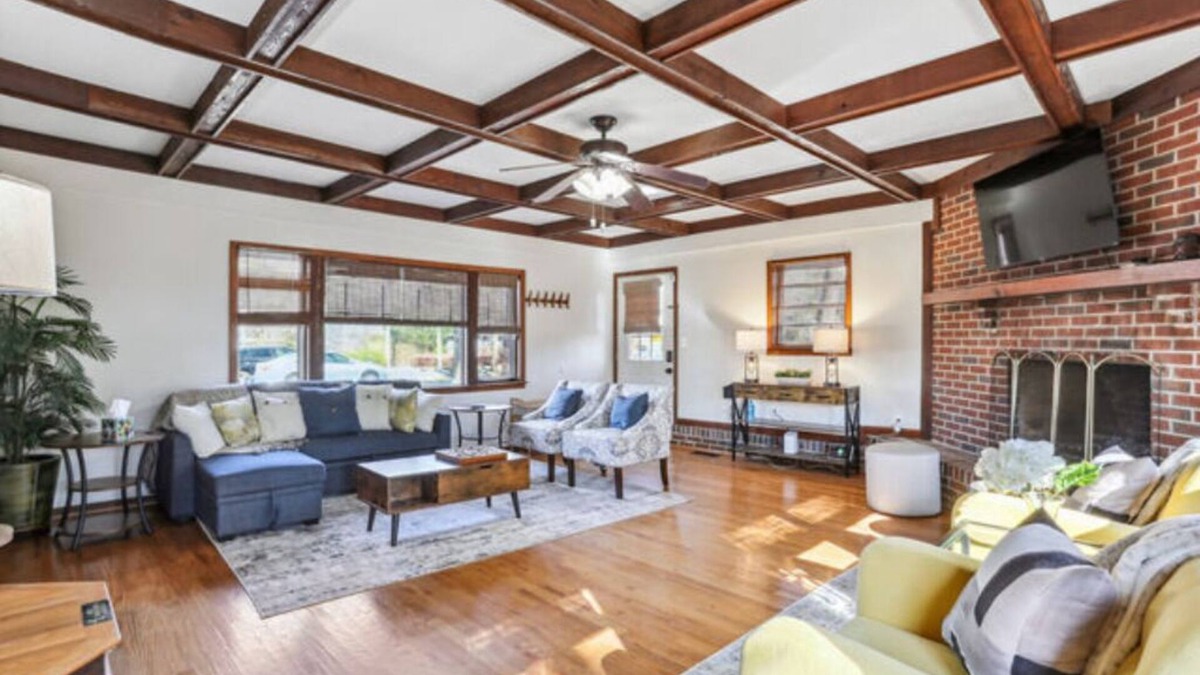 Mableton House | Charming renovated 4 Bedroom Ranch walking distance to the Silver Comet Trail!n