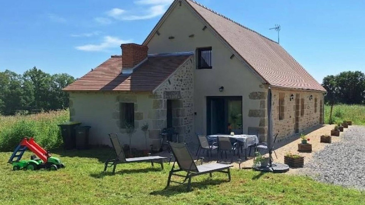 Franchesse Cottage | Charming Renovated Farmhouse with Garden, Ideal for Nature Lovers and Accessible for All