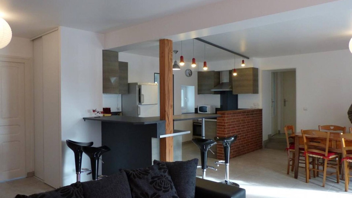Poezat Cottage | Charming Renovated Farmhouse: Modern Comforts, Historic Charm, Pet-Friendly, Close to Gannat