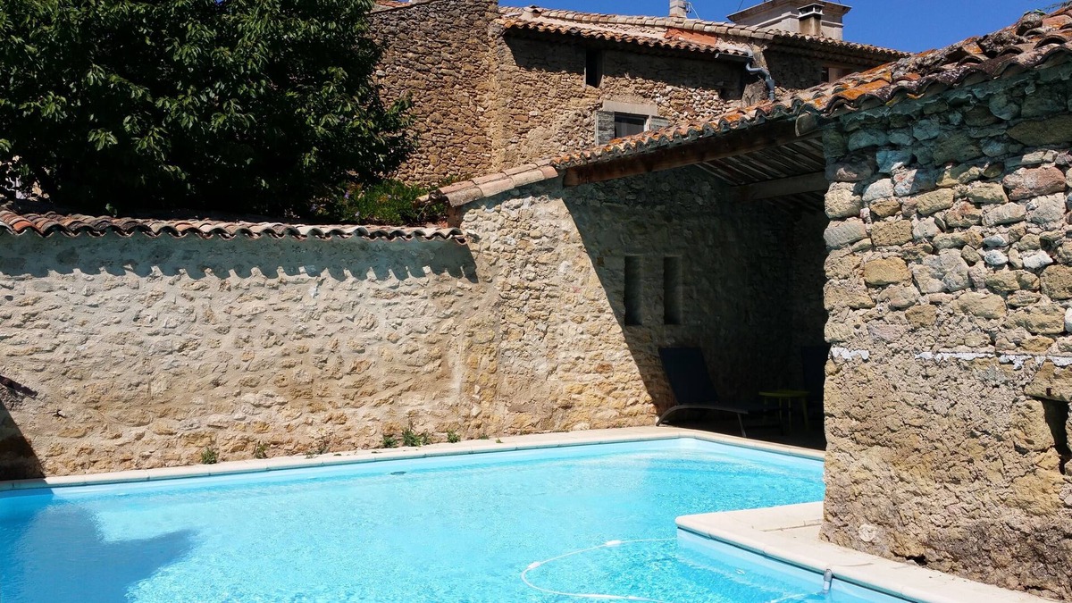 Puyvert House | Charming Renovated Old House next to Lourmarin with swimming pool and A/C