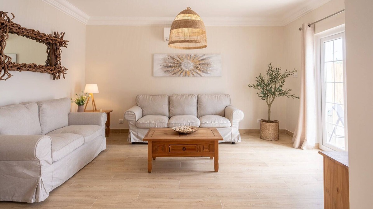 Manta Rota Villa | Charming renovated house 7 minutes walk from the beach and 2 minutes from a restaurant