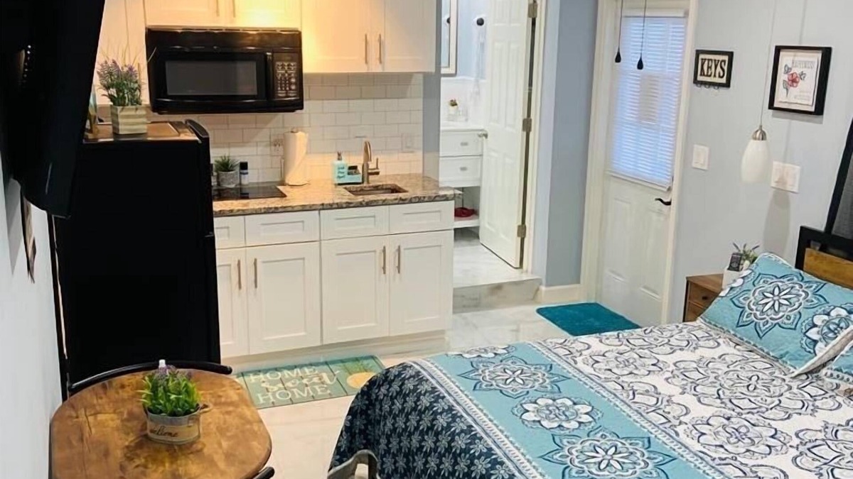 Egypt Lake-Leto Apartment | Charming rental unit with separate entrance.