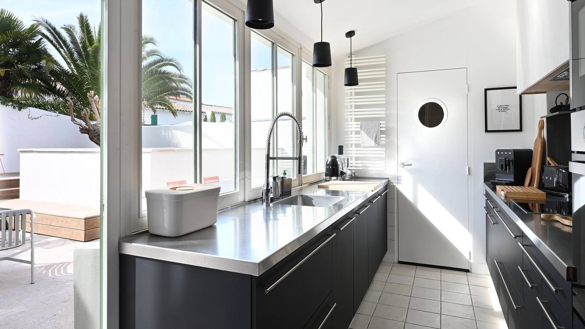 Saint-Martin-de-Re House | CHARMING RESIDENCE IN THE CENTER OF TOWN