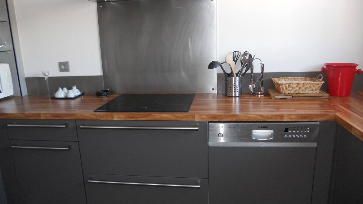 Antibes City Centre Apartment | Charming residence 5 mns from beaches and port. 2 bedrooms, 2 bathrooms
