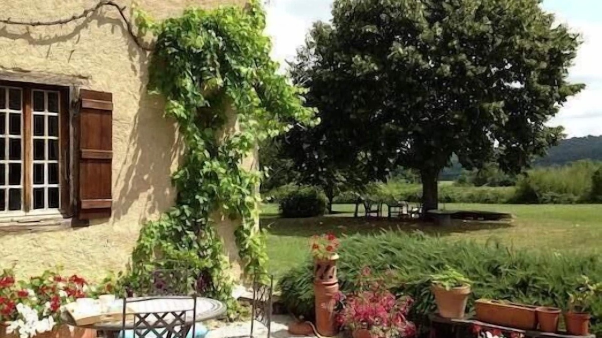 Cizos Other | Charming Restored Farmhouse with Inspiring Views for Artists