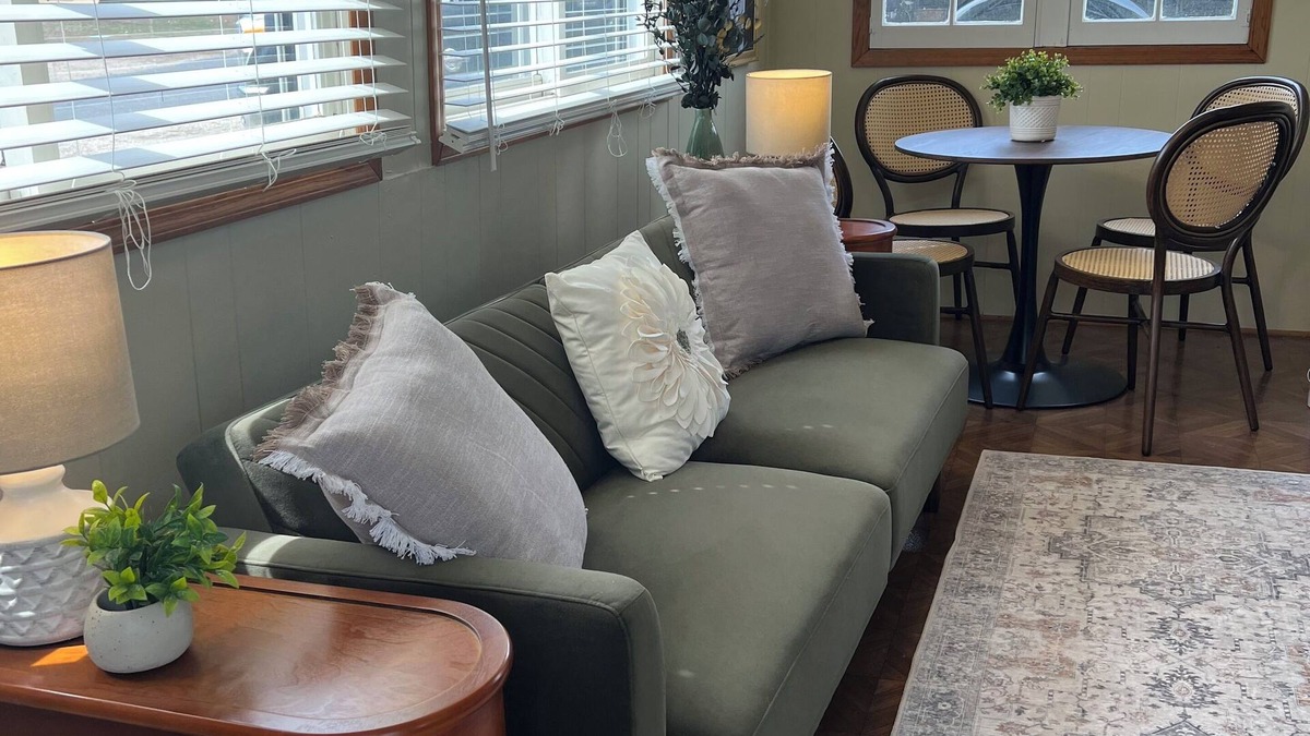 Bagley Cottage | Charming River Cottage! Book your Fall trip today before the calendar fills up!
