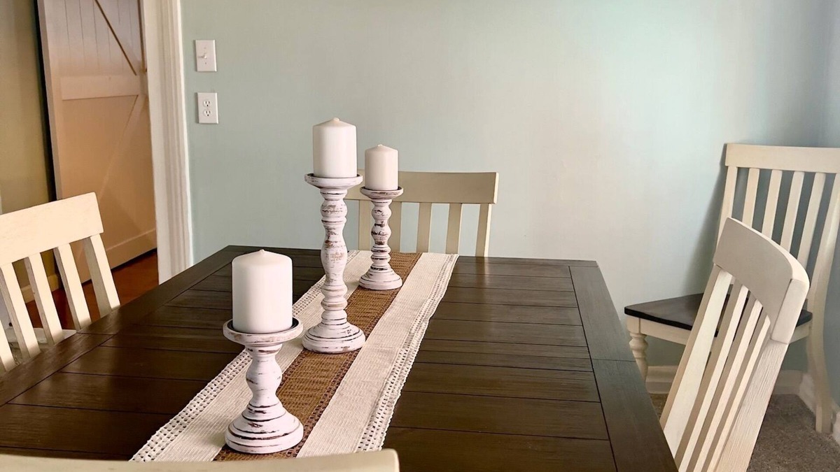 Aurora House | Charming river view 2-bedroom home in Aurora WiFi AC creation museum and ARK
