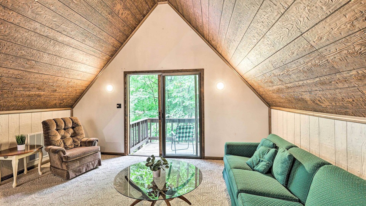 Roan Mountain Cabin | Charming Roan Mtn Cabin Across from Creek!