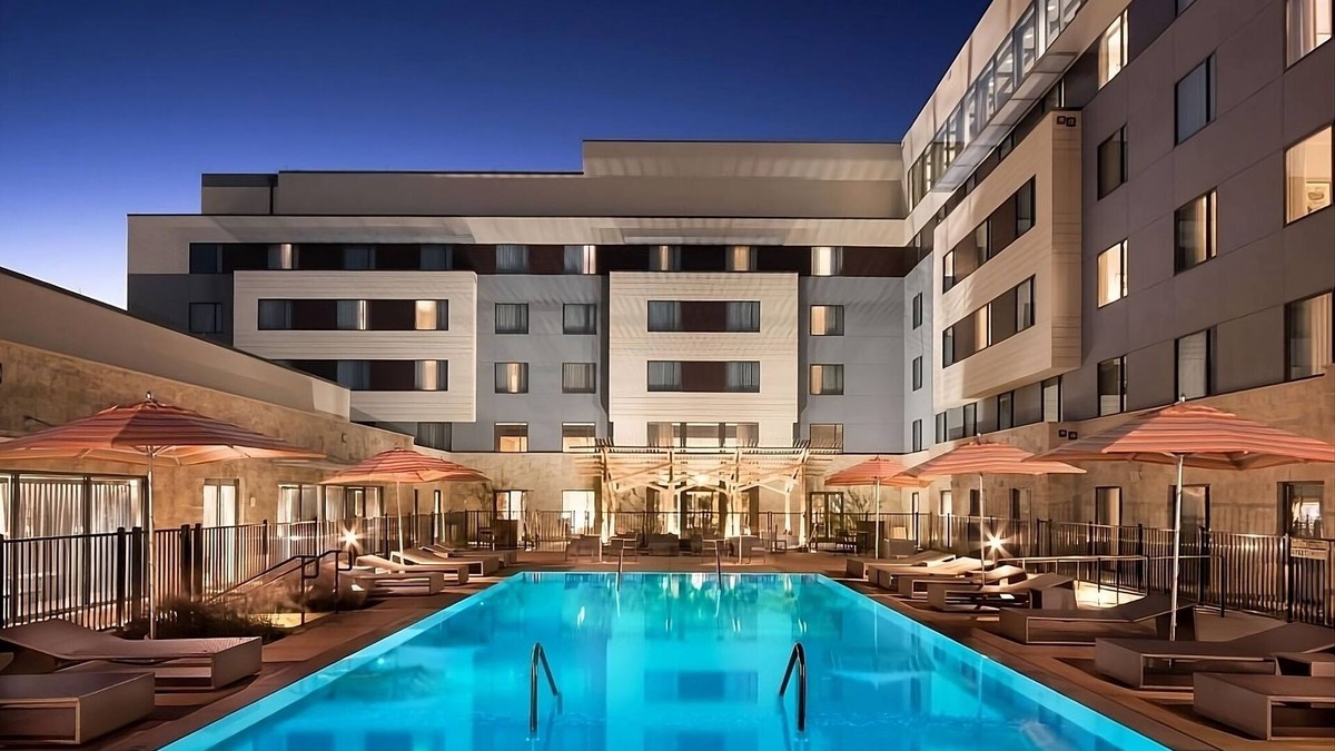 Bee Cave Hotel | Charming Room w/Scenic Rooftop Lounge, Outdoor Pool, & Pet-Friendly