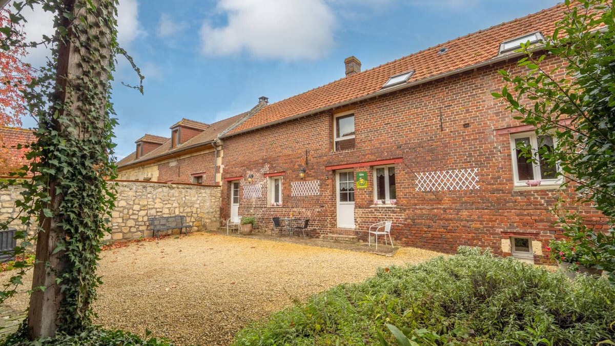 Ville Cottage | Charming Rural Retreat with Garden, Fireplace, and Modern Amenities in Picardy