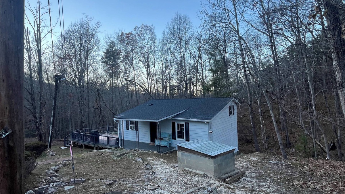 Stokes House | Charming & rustic 4-bedroom house minutes from Hanging Rock State Park