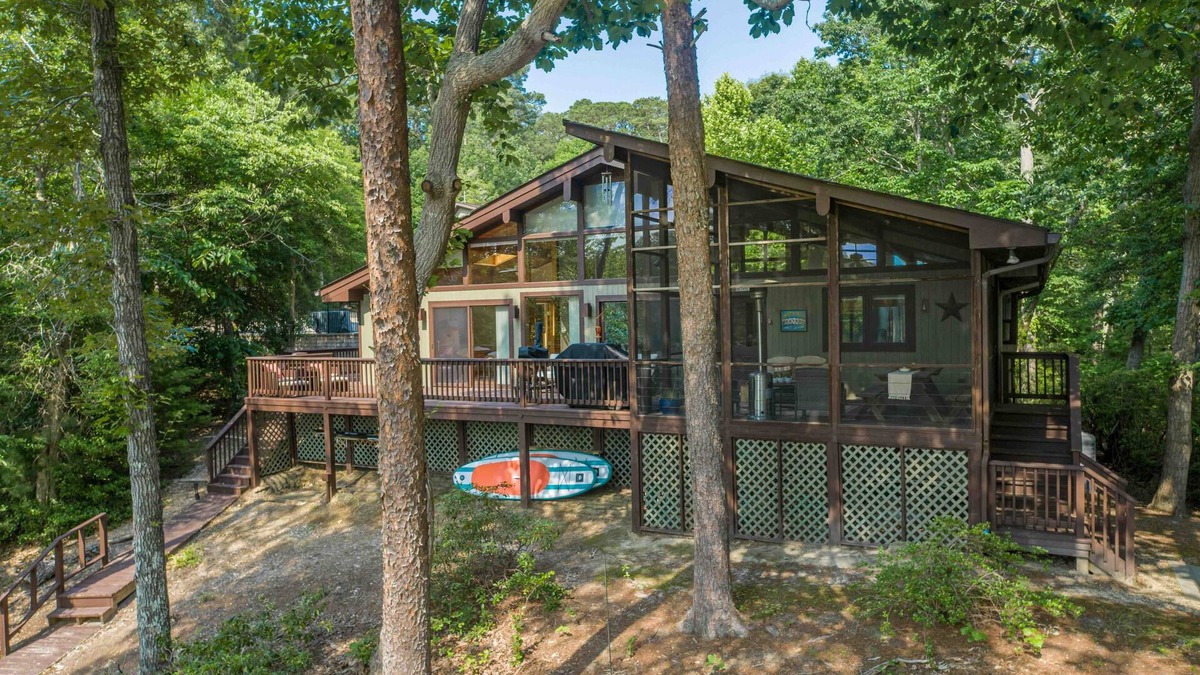 Hardyville House | Charming Rustic Waterfront Cottage Hideaway. Ask for discount for long bookings.