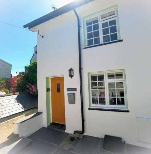 Aberdovey House | Charming Seaside Fisherman's Cottage Sleeps two