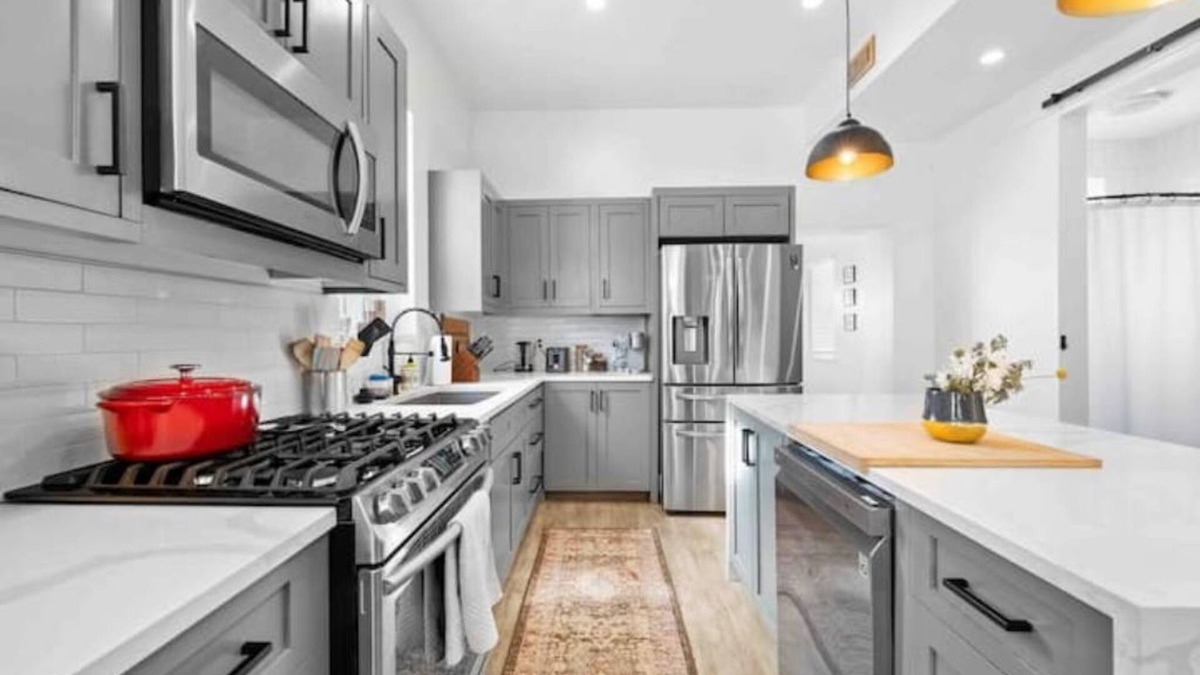 Fairpark House | Charming SLC vacation home + Hot tub