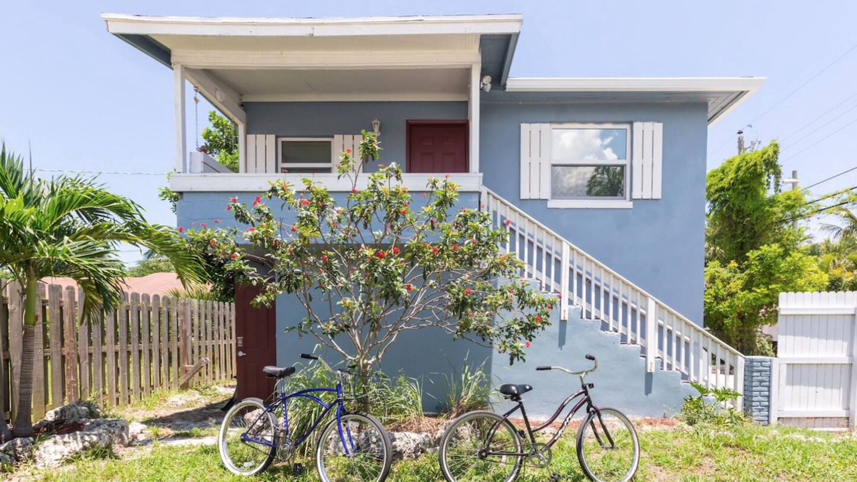 Southside House | Charming SoSo Apartment: Walk to Intracoastal