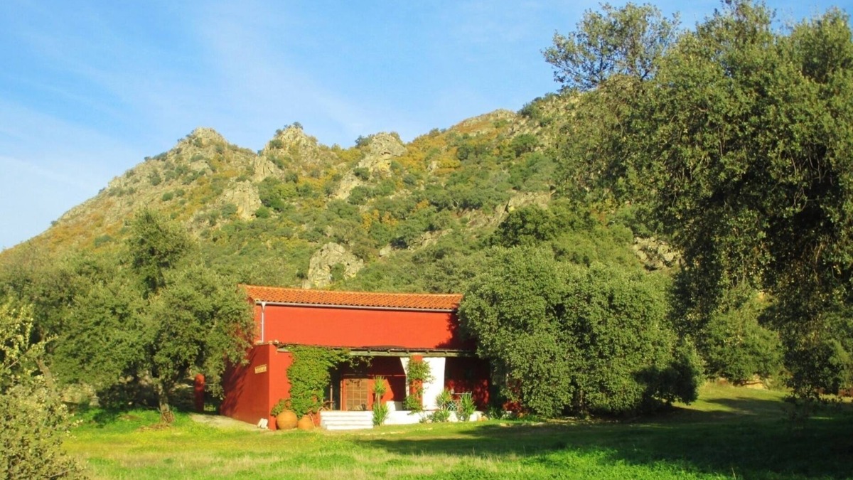 Albala Cottage | Charming spacious barn in beautiful tranquil scenery, pool on property