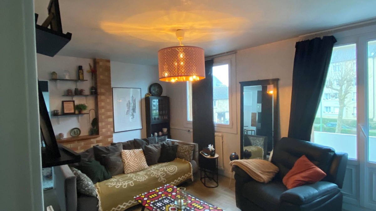 Le Bas Vaucelles Apartment | Charming, spacious apartment with free parking spaces
