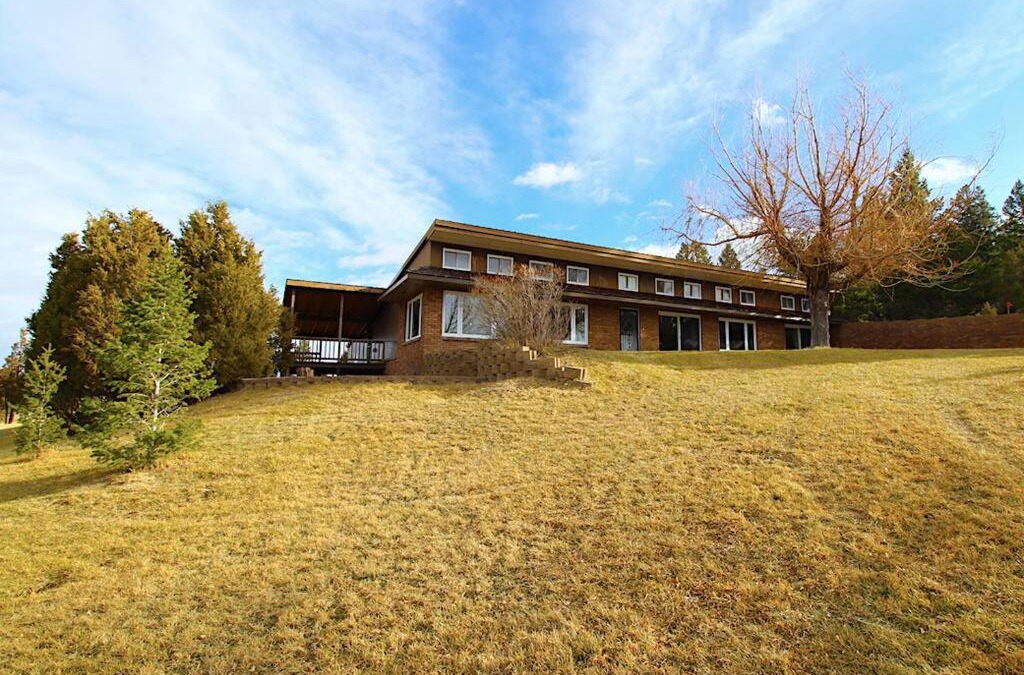 Whitehall House | Charming, Spacious, Contemporary Mountain Retreat