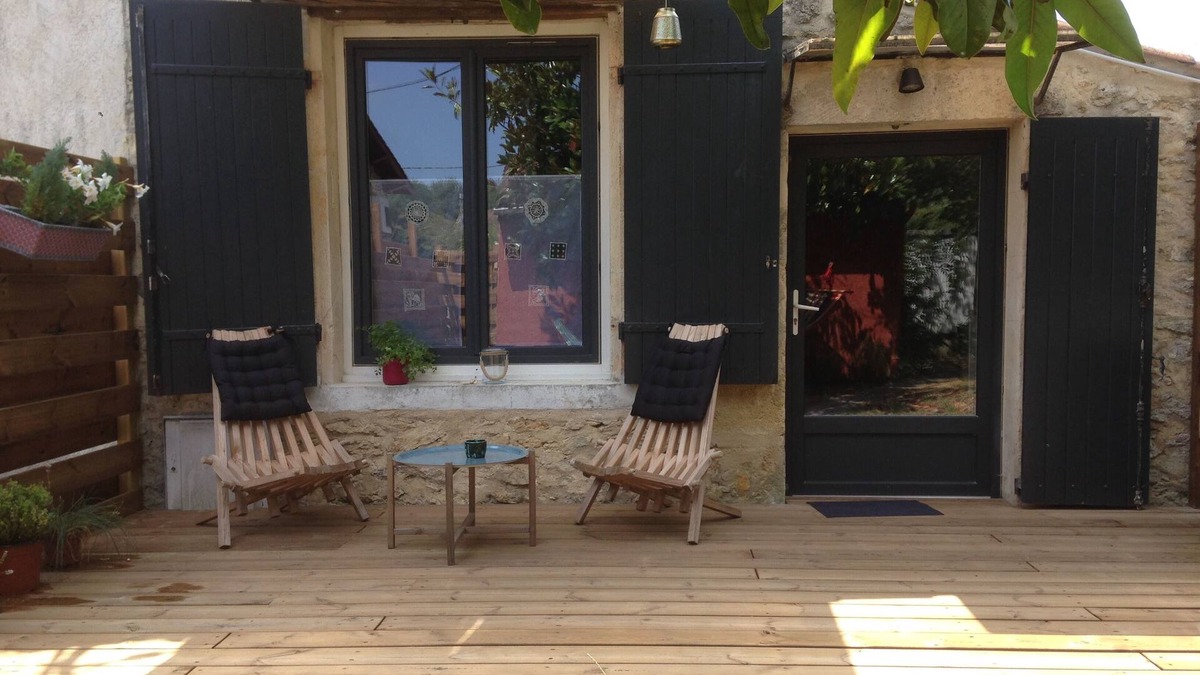 Saint-Laurent-de-Medoc Apartment | charming studio in the heart of the medoc