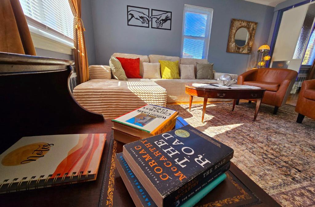 West Roxbury Apartment | Charming Stay - Perfect for Groups, FREE Parking, 3 Beds